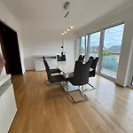 Stilvolles Retreat Mit Loggia & 2 Schlafzimmern
