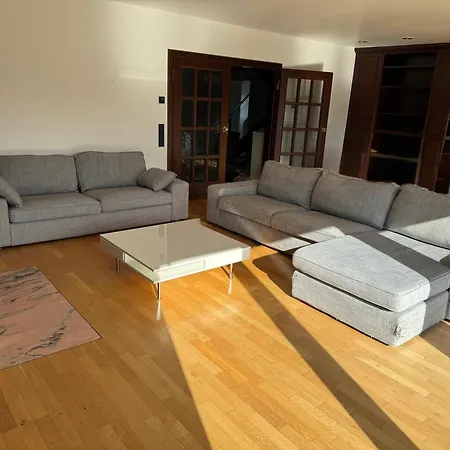 Stilvolles Retreat Mit Loggia & 2 Schlafzimmern * נידרקאסל