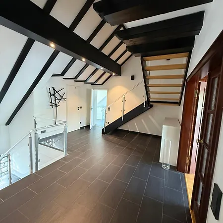 Stilvolles Retreat Mit Loggia & 2 Schlafzimmern