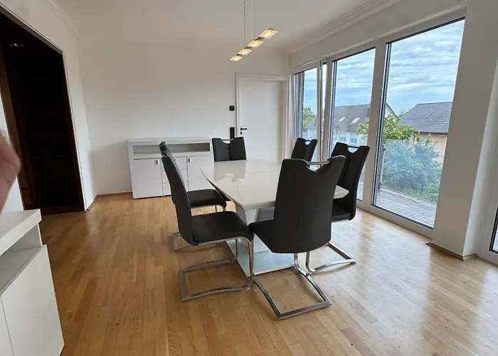 Stilvolles Retreat Mit Loggia & 2 Schlafzimmern