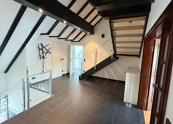 Stilvolles Retreat Mit Loggia & 2 Schlafzimmern