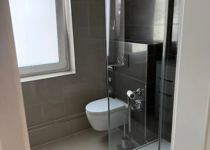 Daire Stilvolles Retreat Mit Loggia & 2 Schlafzimmern Niederkassel